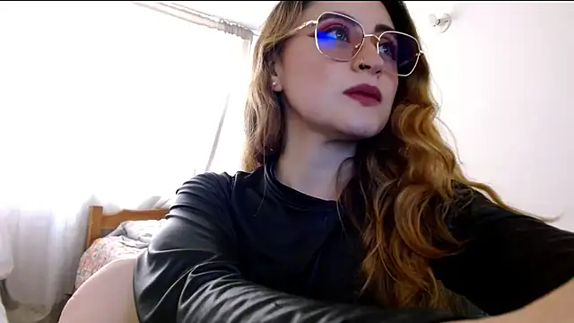 Juls_winter_ Chat XXX in diretta