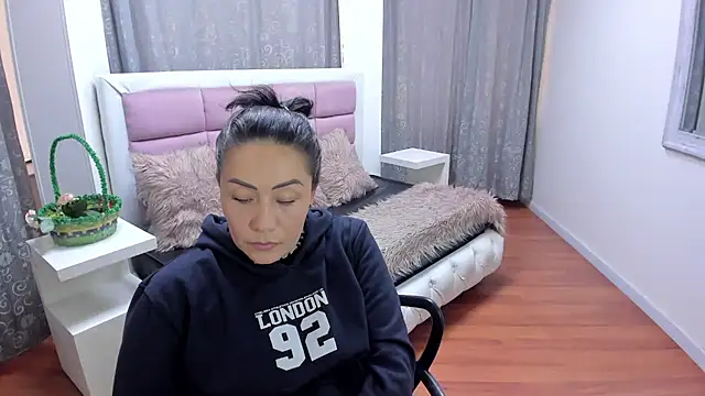 Chat +18 de gaby_trent ao vivo