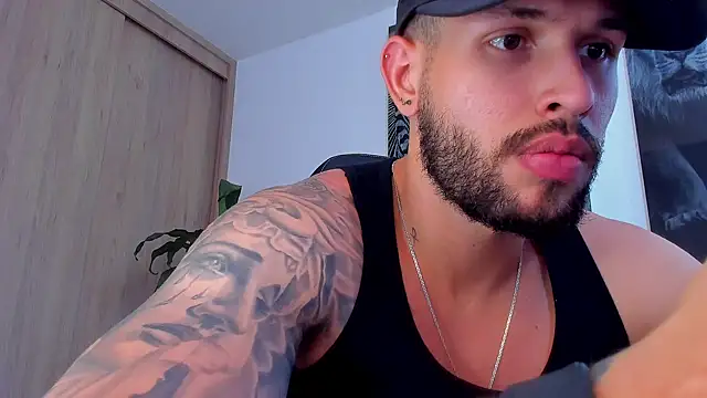 Santos_ramirez1 Adlı Modelin Canlı XXX Sohbeti