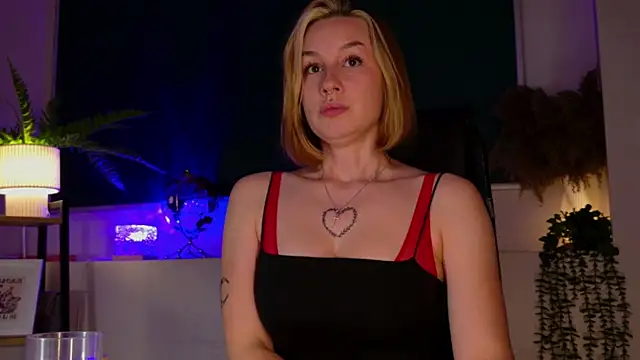 ClaireMathis Live XXX-Chat