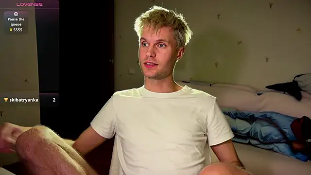 XXX chat uživo modela Leonnextdoor