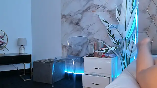 Maddyluxe XXX чат на живо