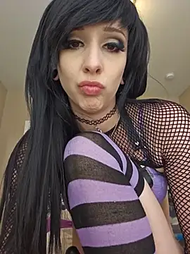 AmethystFoxx Adlı Modelin Canlı XXX Sohbeti