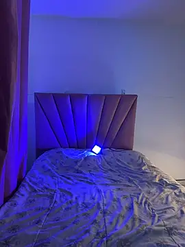 Vibe-kathy's Live XXX Chat