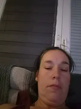 adelinegirly Adlı Modelin Canlı XXX Sohbeti