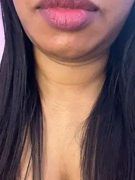 Živý XXX chat Tamil_Maaya