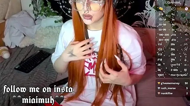 XXX chat uživo modela mia__yui