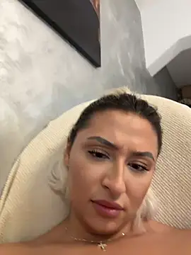 Kylie_One Obrolan Langsung XXX