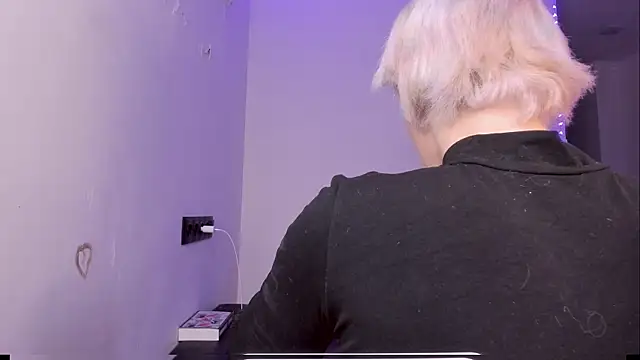 XXX chat uživo modela Lyricca