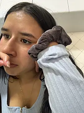 צ'אט XXX בשידור חי של LilyRossi_