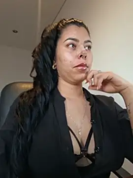 Luianna Adlı Modelin Canlı XXX Sohbeti