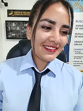 צ'אט XXX בשידור חי של MAYE__13