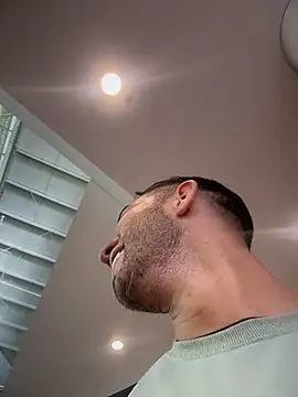 XXX chat uživo modela liam_bronw
