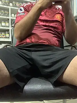 bigdickguy21cm Шоу с уебкамера