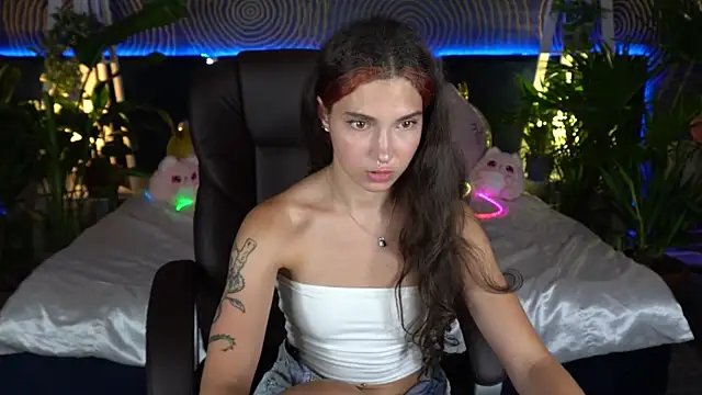 Živý XXX chat BabyFlowerr