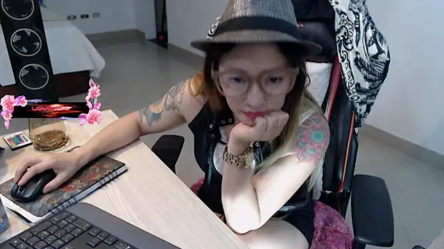 pink-2022 Chat XXX live