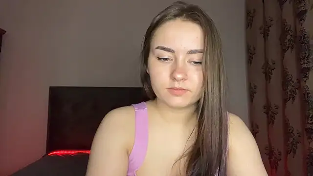 SelenaBrook Adlı Modelin Canlı XXX Sohbeti
