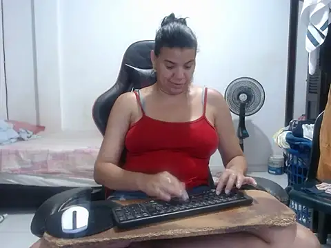 Adriana_0312 – Naživo XXX chat