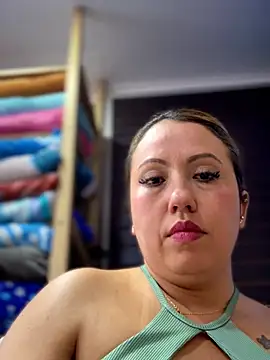 دردشة VIOLETA-25_ الجنسية المباشرة