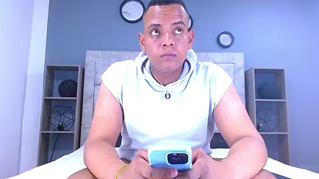 XXX chat uživo modela Papi_95