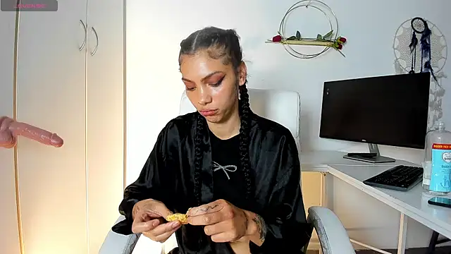 Chat XXX en directo de TattoedLexi_