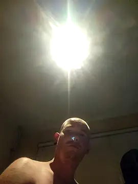 Živý XXX chat piercingpik