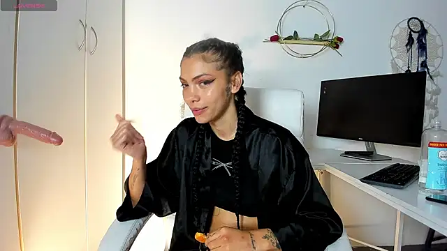 Chat XXX en directo de TattoedLexi_