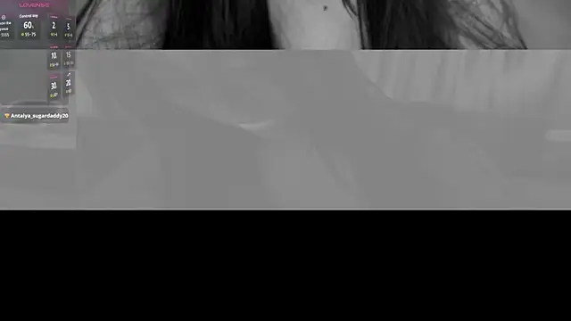 EmilyJonss_ Adlı Modelin Canlı XXX Sohbeti