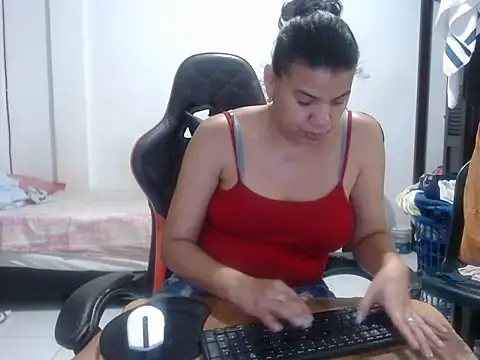 Adriana_0312 即時 XXX 聊天