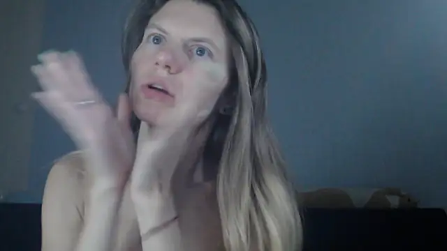 night_is_dark's Live XXX Chat