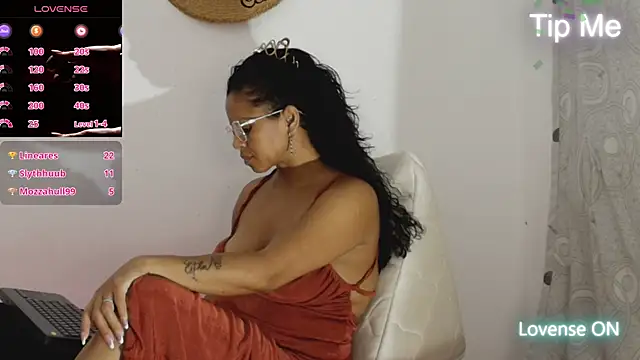 Catherine-browm Chat XXX in diretta