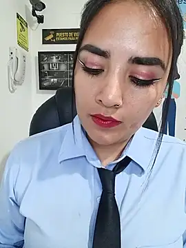 Chat +18 de MAYE__13 ao vivo