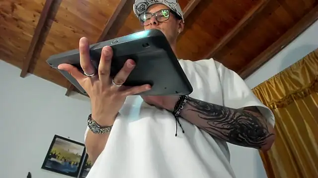 Vlad__night Chat XXX in diretta
