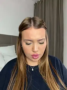 צ'אט XXX בשידור חי של KilianaNoir