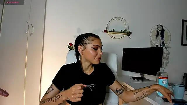 TattoedLexi_のライブXXXチャット