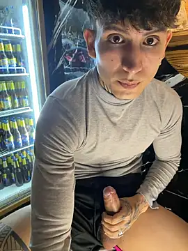 Chat +18 de _Tomy08calderon ao vivo