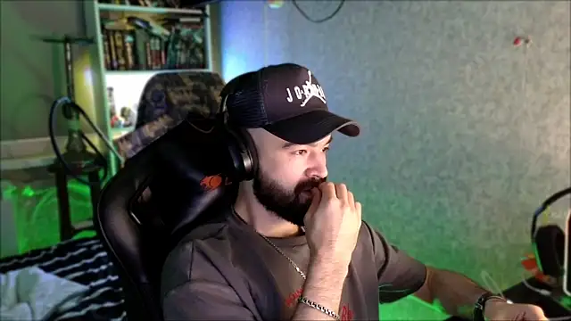 צ'אט XXX בשידור חי של _Serious_Man