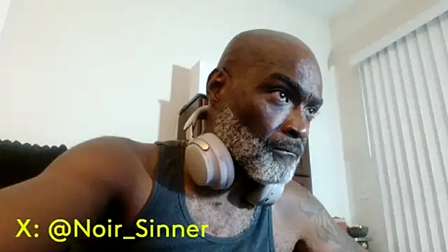 Chat XXX en directo de sinnernoir