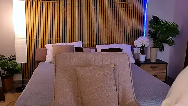 دردشة EmeraldGlow الجنسية المباشرة