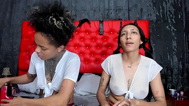 ChloeandIsabella – Naživo XXX chat