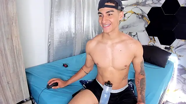 Goldendesirexx's Live XXX Chat