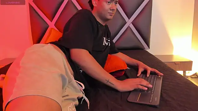 Asier_23 – Naživo XXX chat