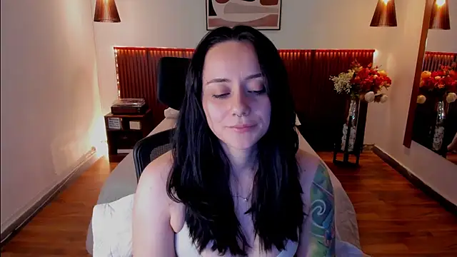KatherineBond 现场XXX聊天