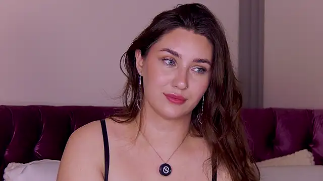 KiraBarlows' Live XXX Chat