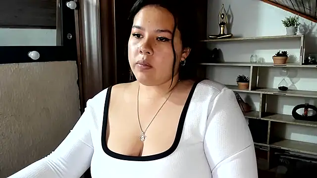 LinaBrowm Chat XXX in diretta
