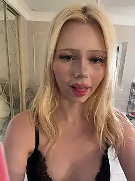 Lucy_Bambi élő XXX-chatje