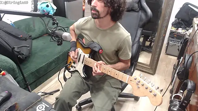 Stringin69 élő XXX-chatje