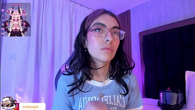 Molly_A – Naživo XXX chat