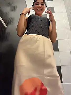 Pokazy przed kamerką – -_MiaQueen_-