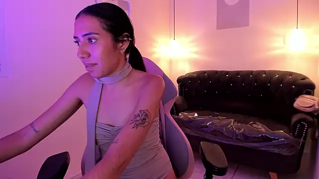 Chatroom XXX en direct de Nicole_jade